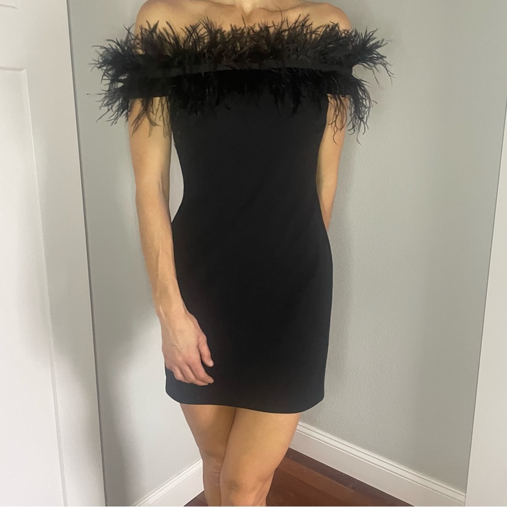 -Vince Camuto-off the shoulder-Black feathered dress Size XS